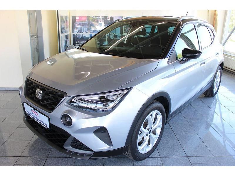 Silber Gebraucht 2023 Seat Arona Beats SUV | 17.888 € (Fairer Preis) - Bild 1/4