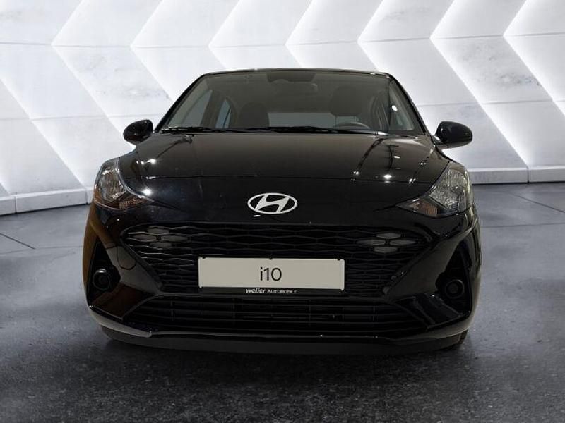 Neu Hyundai i10 Select 63 PS (46 kW) 2025 Phantomblackmineraleffekt Kleinwagen
