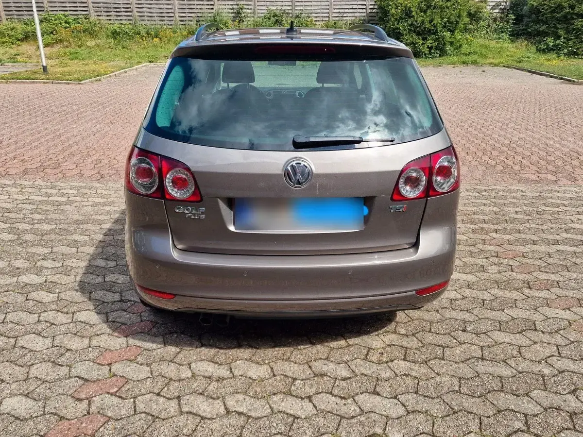 Gebraucht VW Golf Plus Comfortline 122 PS (89 kW) 2012 Braun Van / Kleinbus