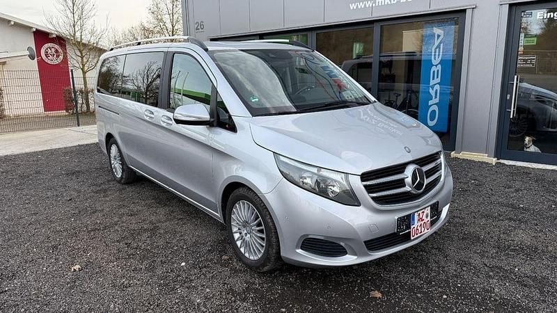 Silber Gebraucht 2016 Mercedes V250 Edition Van / Kleinbus | 29.299 € (Guter Preis) - Bild 1/4