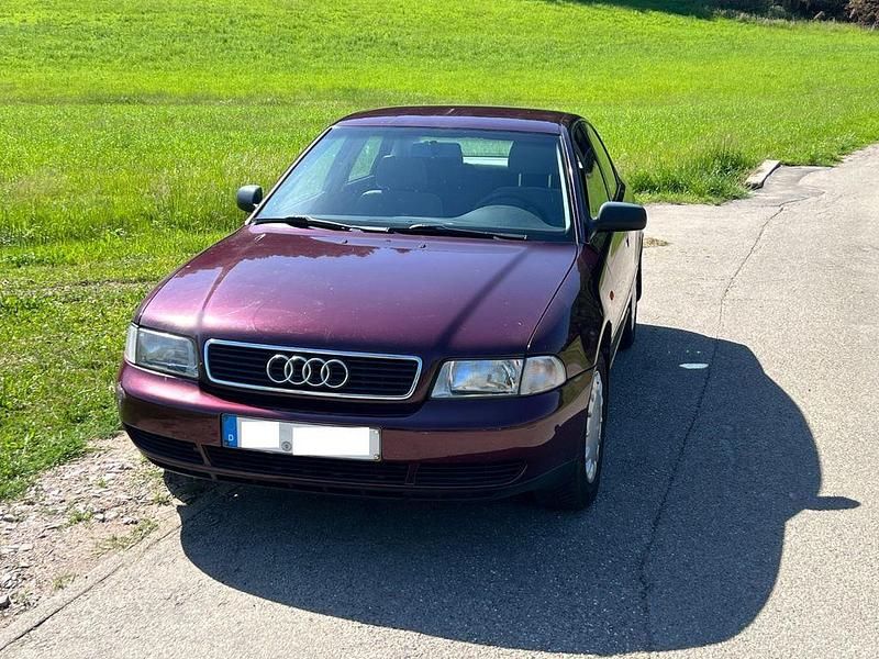 Rot Gebraucht 1995 Audi A4 Limousine | 4.999 € - Bild 1/4