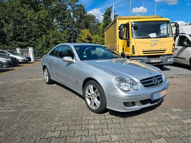 Silber Gebraucht 2025 Mercedes 200 Coupé | 4.300 € - Bild 1/4