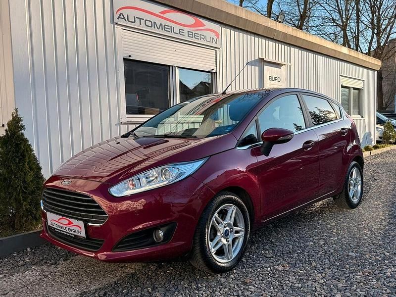 Gebraucht Ford Fiesta Titanium 101 PS (74 kW) 2014 Violet Kleinwagen