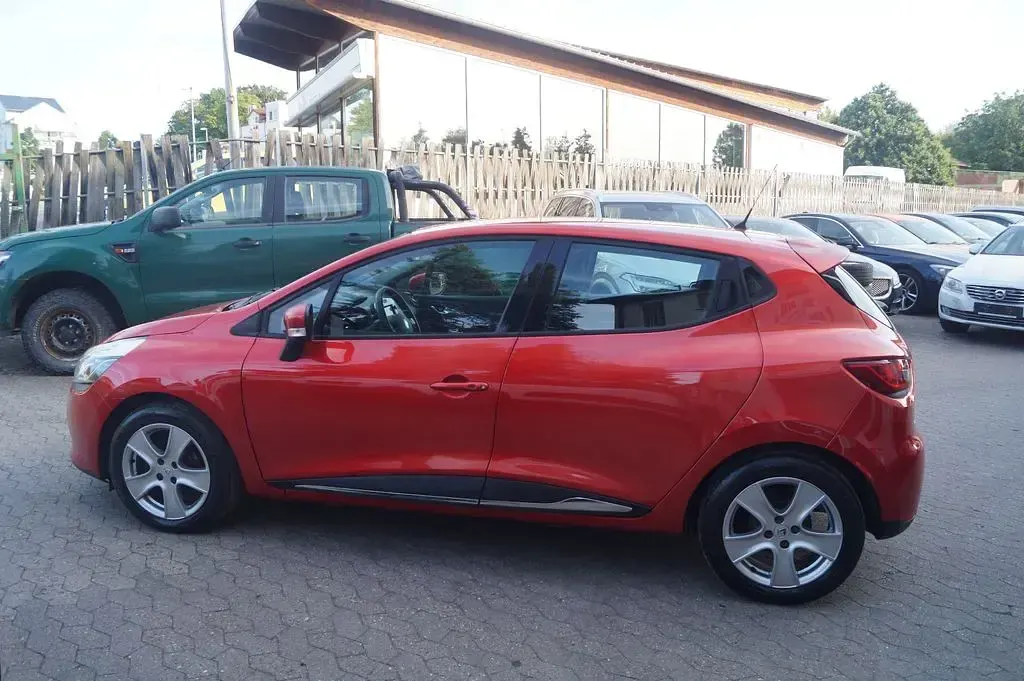Gebraucht Renault Clio IV Luxe 90 PS (66 kW) 2013 Rot Limousine