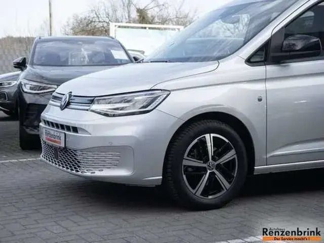 Gebraucht VW Caddy Style 122 PS (89 kW) 2023 Grau Van / Kleinbus