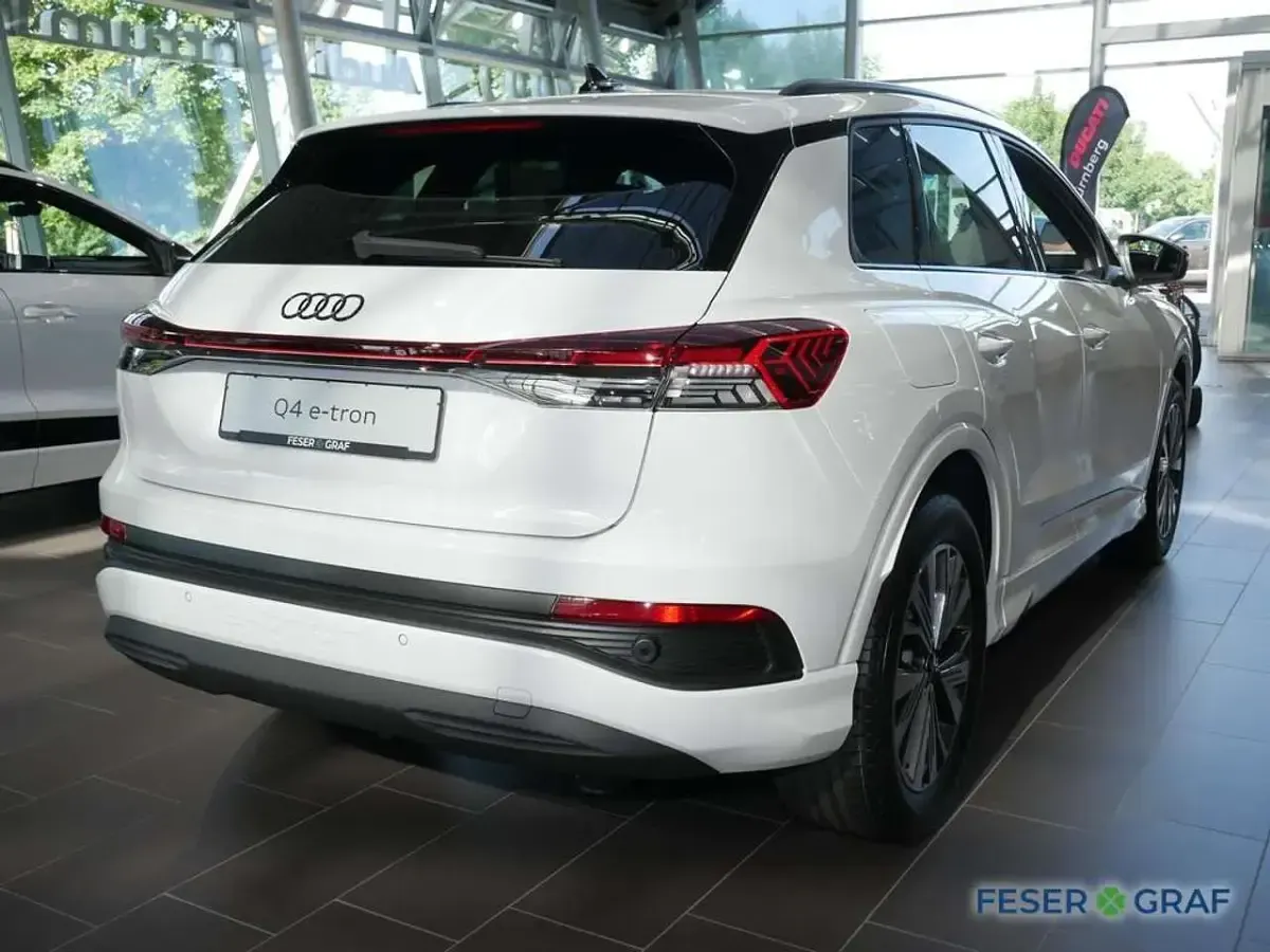 Neu Audi Q4 e-tron 150 kW (204 PS) 2026 Gletscherweiß SUV
