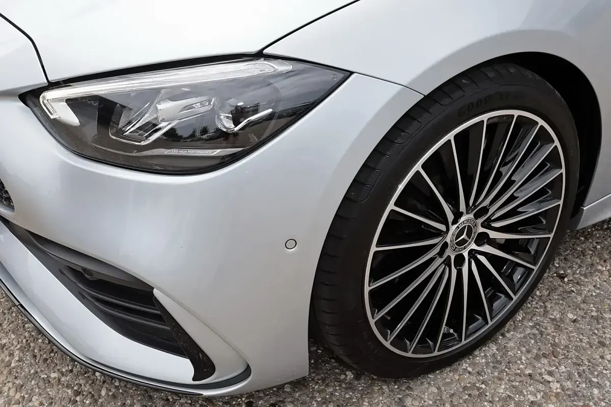 Gebraucht Mercedes C180 AMG 170 PS (125 kW) 2025 Hightechsilber metallic Kombi