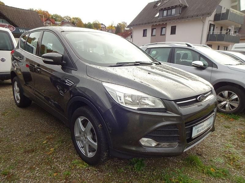 Gebraucht Ford Kuga Trend 150 PS (110 kW) 2015 Grau SUV