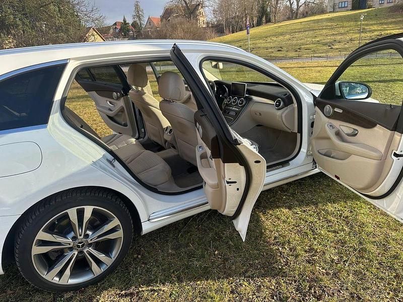 Second-hand Mercedes 250 150 CP (110 kW) 2017 Alb Berlinǎ