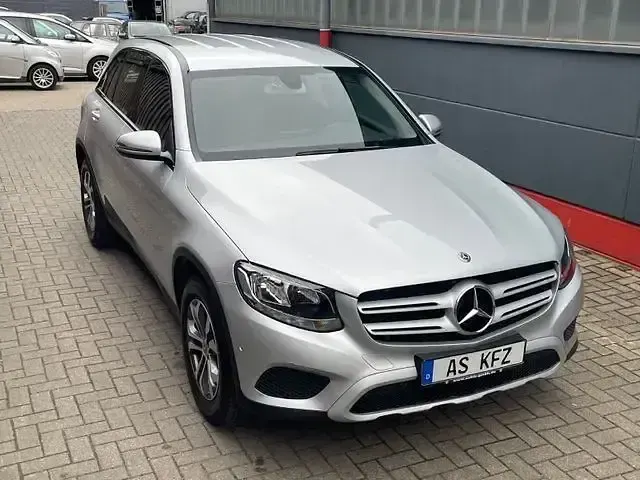 Gebraucht Mercedes GLC250 211 PS (155 kW) 2017 Silber SUV