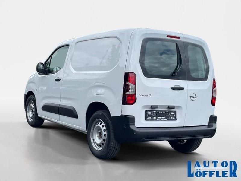 Używany Opel Combo-e Life 100 kW (136 KM) 2025 Biały Van