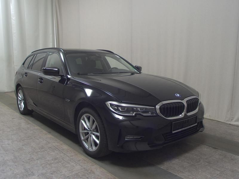 Gebraucht BMW 330e Advantage 252 PS (185 kW) 2021 Schwarz Kombi