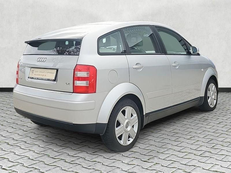 Gebraucht Audi A2 Design 75 PS (55 kW) 2003 Silber Kleinwagen