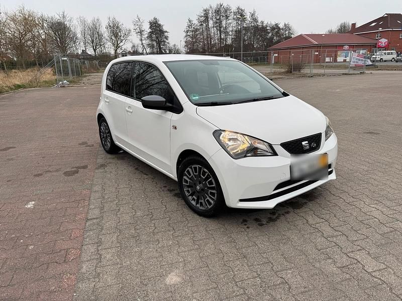 Gebraucht Seat Mii Chic 60 PS (44 kW) 2019 Weiß Kleinwagen
