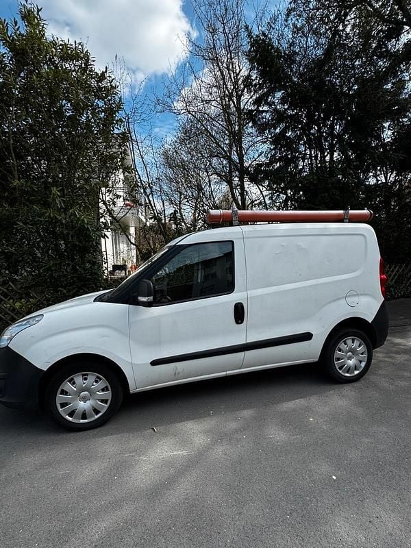 Second-hand Opel Combo 95 CP (69 kW) 2018 Alb Monovolum