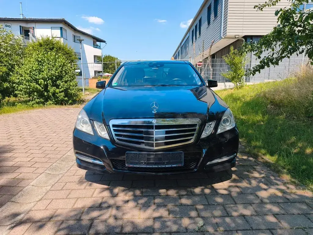 Gebraucht Mercedes E350 265 PS (194 kW) 2011 Obsidianschwarz  metalliclack Limousine