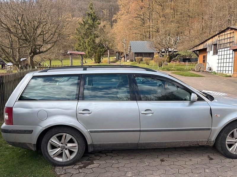 Gebraucht VW Passat 131 PS (96 kW) 2002 Silber Kombi