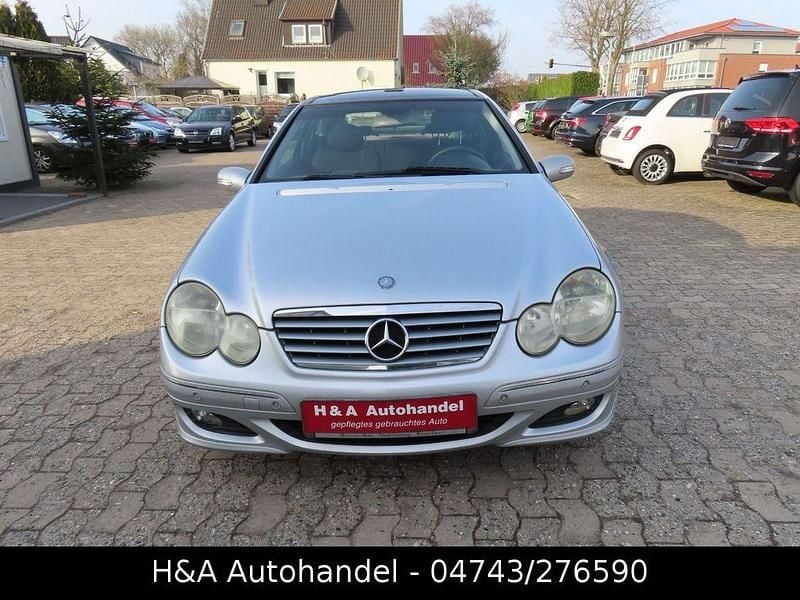 Gebraucht Mercedes C180 143 PS (105 kW) 2005 Silber Coupé