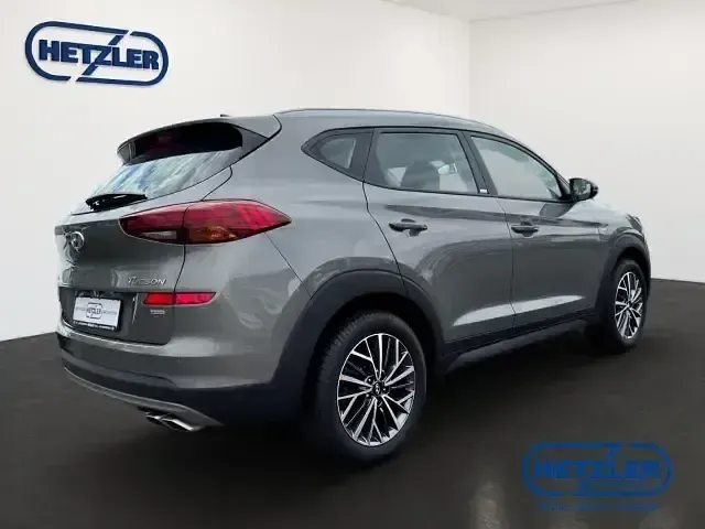 Gebraucht Hyundai Tucson Advantage 136 PS (100 kW) 2020 Olivine grey / mic SUV
