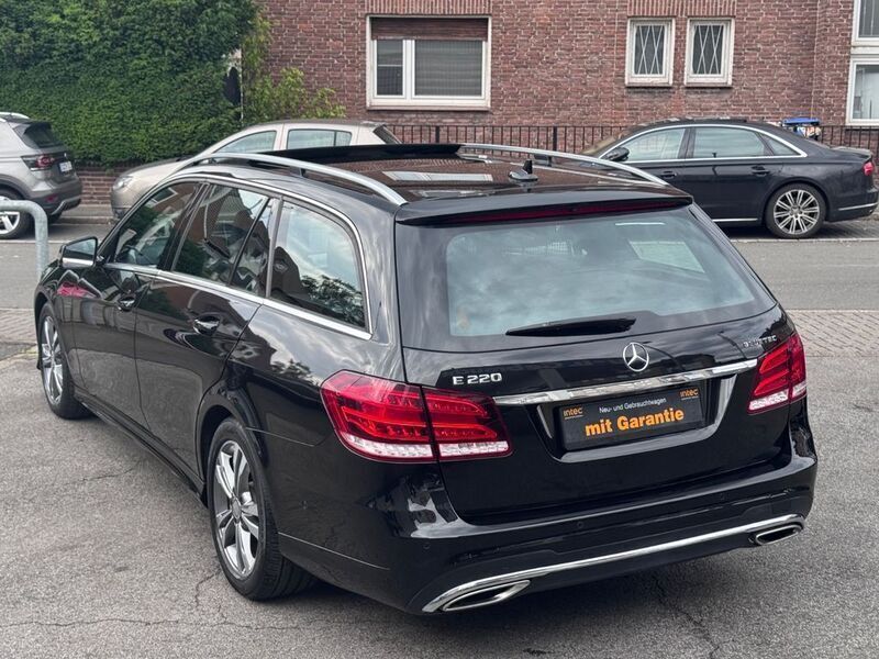 Gebraucht Mercedes E220 AMG line 170 PS (125 kW) 2016 Schwarz Limousine