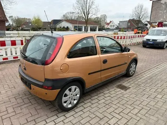 Używany Opel Corsa Njoy 75 KM (55 kW) 2003 Pomarańczowy Hatchback
