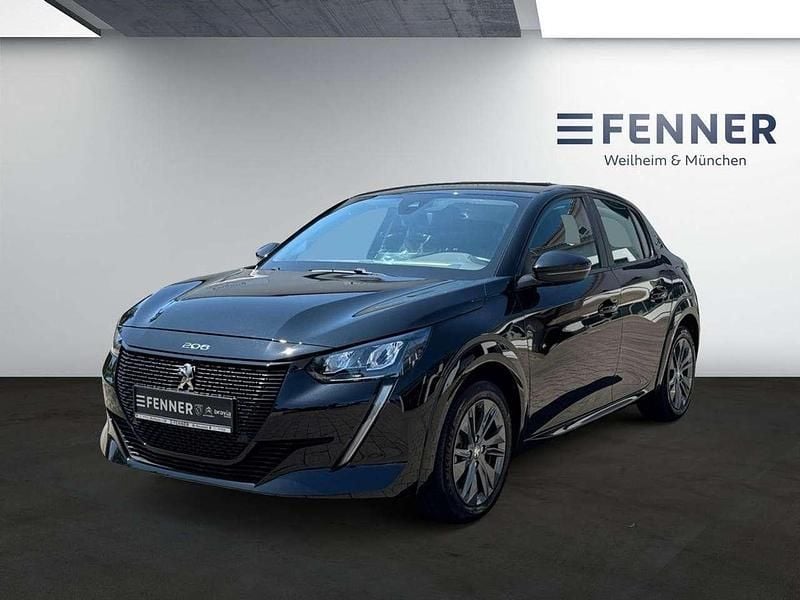 Lackierung schwarz perla nera/typ aussenverkleidung metalliclackierung Gebraucht 2022 Peugeot e-208 Active Kleinwagen | 15.490 € (Fairer Preis) - Bild 1/4