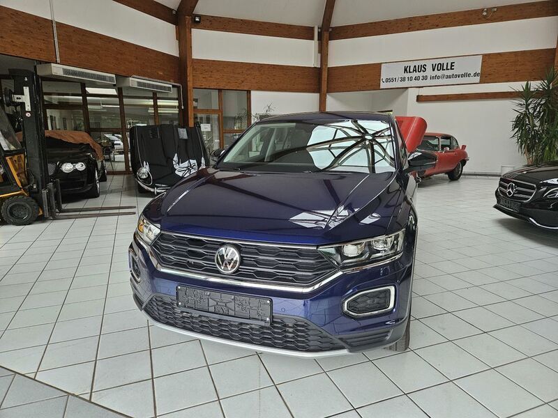 Blau Gebraucht 2020 VW T-Roc Style SUV | 17.950 € (Guter Preis) - Bild 1/4