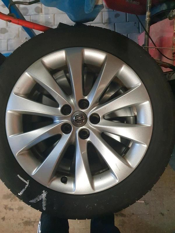 Schwarz Gebraucht 2013 Opel Astra Kombi | 2.000 € (Superpreis) - Bild 1/4