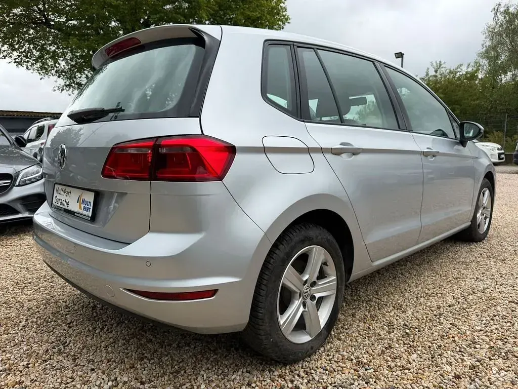 Gebraucht VW Golf Sportsvan 125 PS (91 kW) 2015 Silber Van / Kleinbus
