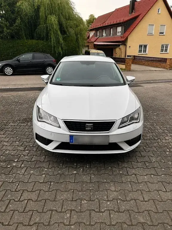 Gebraucht Seat Leon Style 125 PS (91 kW) 2017 Weiß Limousine