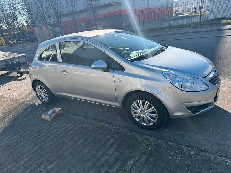 Używany Opel Corsa 80 KM (58 kW) 2008 Srebrny Hatchback