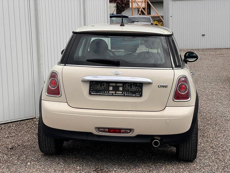 Gebraucht Mini ONE 98 PS (72 kW) 2012 Weiß Kleinwagen