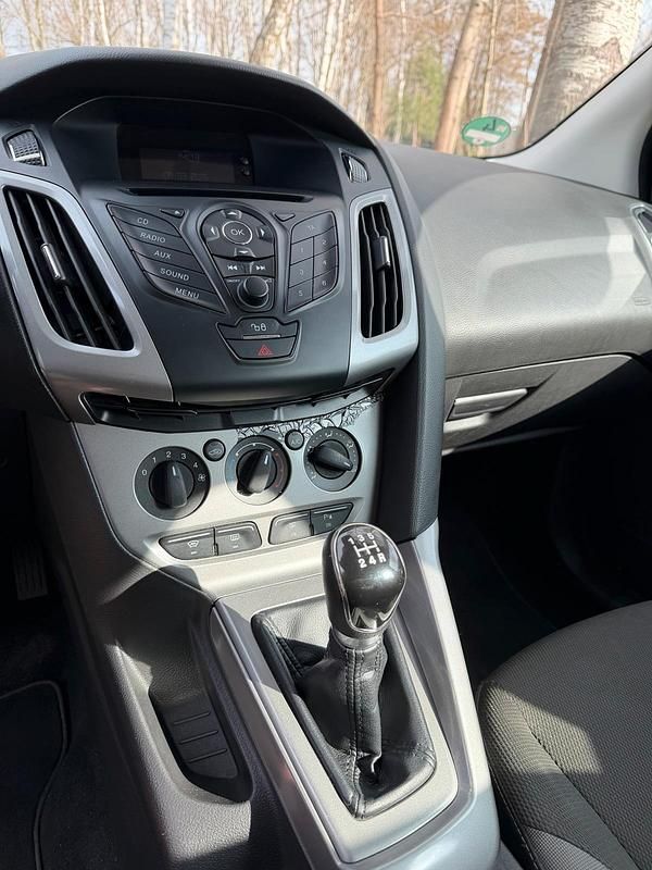 Gebraucht Ford Focus 105 PS (77 kW) 2011 Silber Kombi