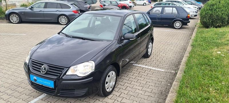 Schwarz Gebraucht 2005 VW Polo Trendline Kleinwagen | 4.555 € (Teuer) - Bild 1/4