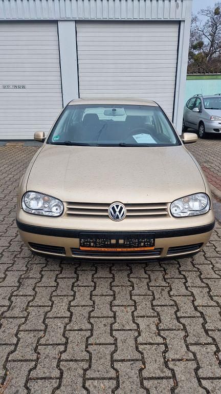 Gebraucht VW Golf IV 75 PS (55 kW) 2002 Gold Limousine