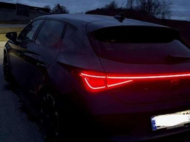 Second-hand Cupra Leon VZ 150 CP (110 kW) 2022 Gri Berlinǎ