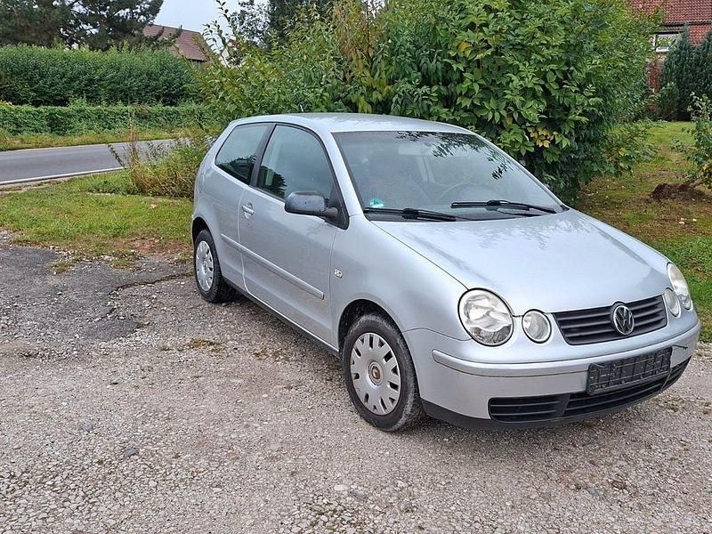 Silber Gebraucht 2004 VW Polo Basis Limousine | 1.500 € (Fairer Preis) - Bild 1/4