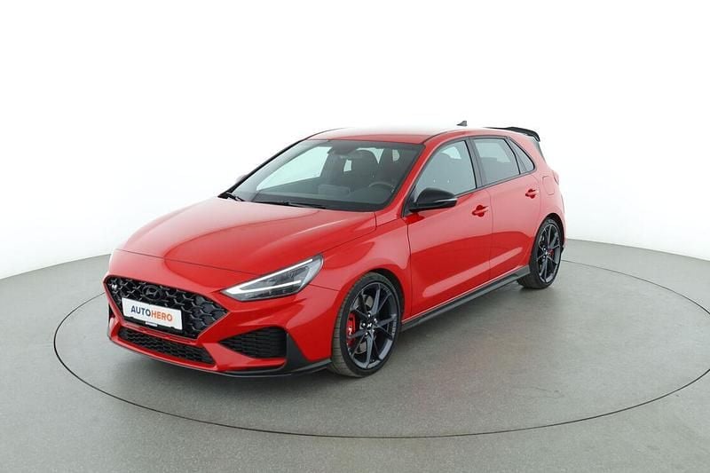 Rot Gebraucht 2024 Hyundai i30 N Performance Limousine | 34.960 € (Etwas zu teuer) - Bild 1/3
