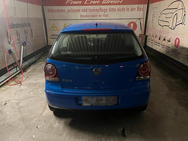 Second-hand VW Polo 75 CP (55 kW) 2005 Albastru Hatchback
