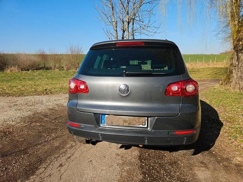 Gebraucht VW Tiguan Freestyle 140 PS (102 kW) 2011 Grau SUV