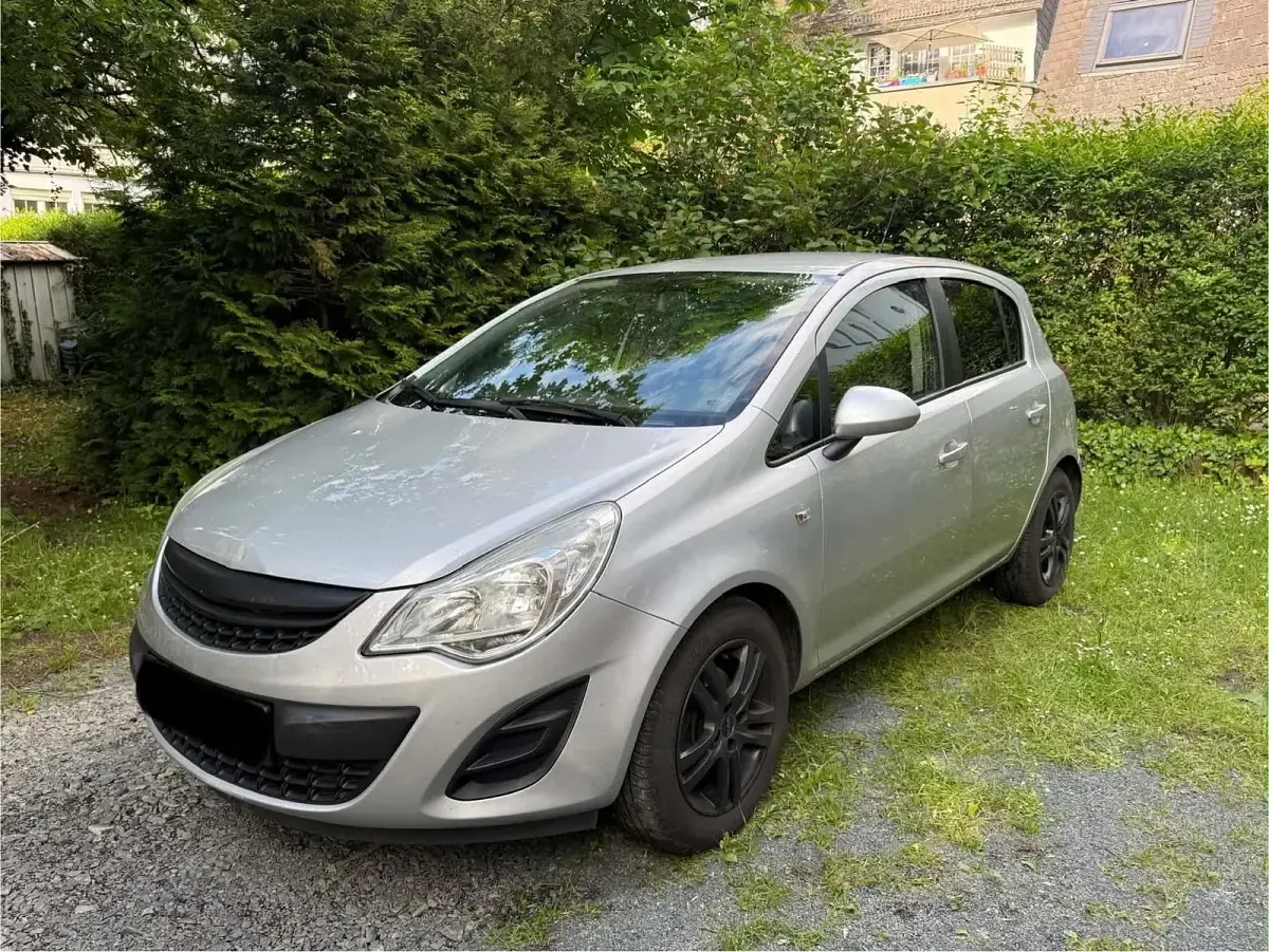 Usado Opel Corsa 86 HP (63 kW) 2013 Prateado Citadino