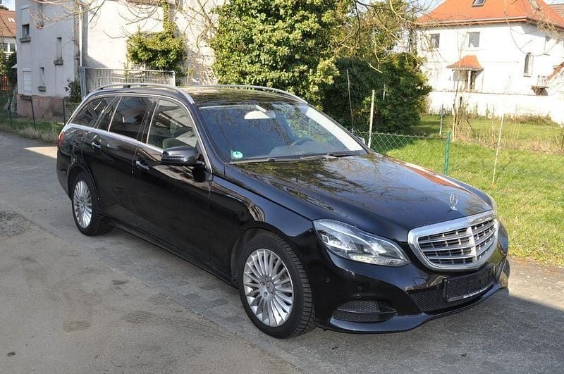 Gebraucht Mercedes E350 258 PS (189 kW) 2014 Schwarz Limousine
