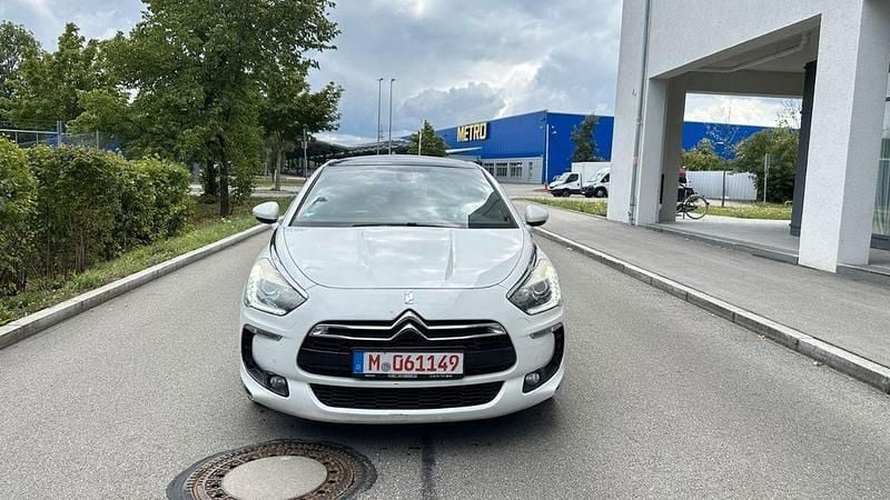 Weiß Gebraucht 2012 Citroën DS5 So Chic Kleinwagen | 4.990 € (Superpreis) - Bild 1/4