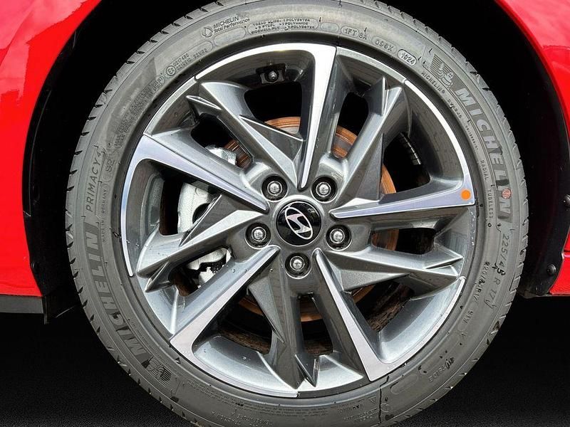 Gebraucht Hyundai i30 Advantage 101 PS (74 kW) 2025 Rot Limousine