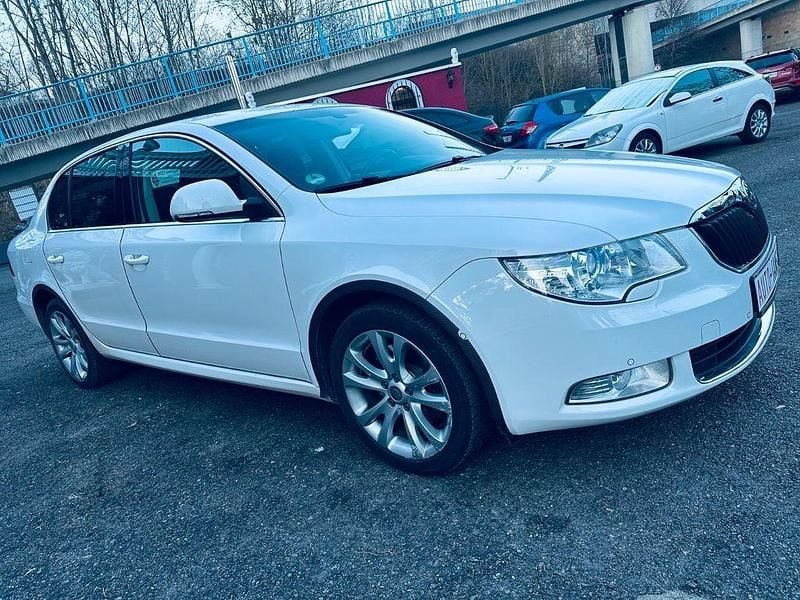 Gebraucht Skoda Superb Ambition 160 PS (117 kW) 2008 Weiß Limousine