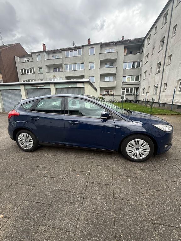 Gebraucht Ford Focus Trend 125 PS (91 kW) 2017 Limousine