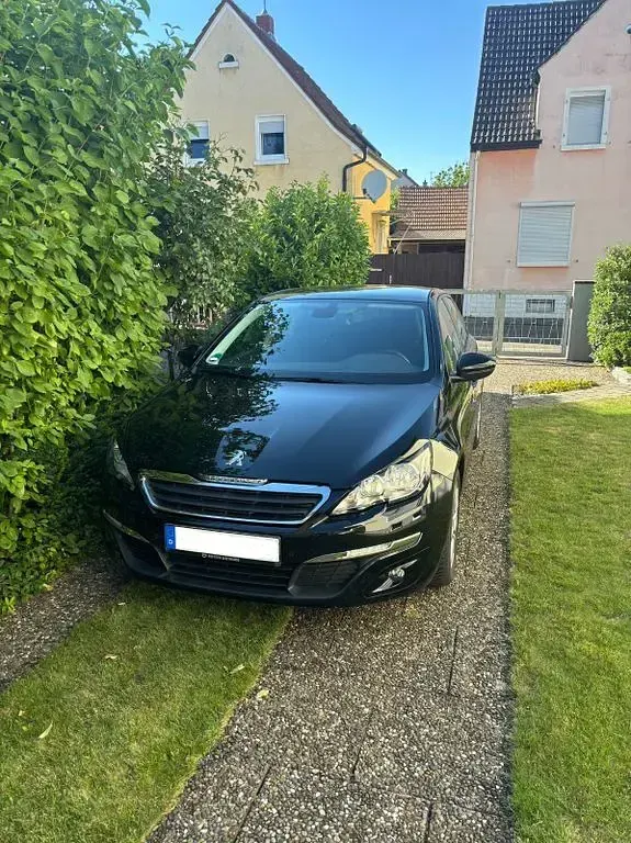 Gebraucht Peugeot 308 Access 82 PS (60 kW) 2013 Schwarz Limousine