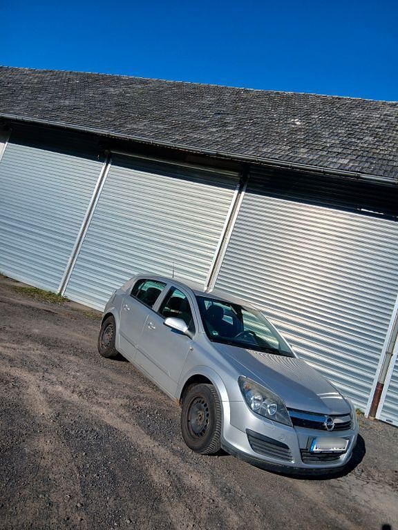 Gebraucht Opel Astra 125 PS (91 kW) 2006 Silber Limousine