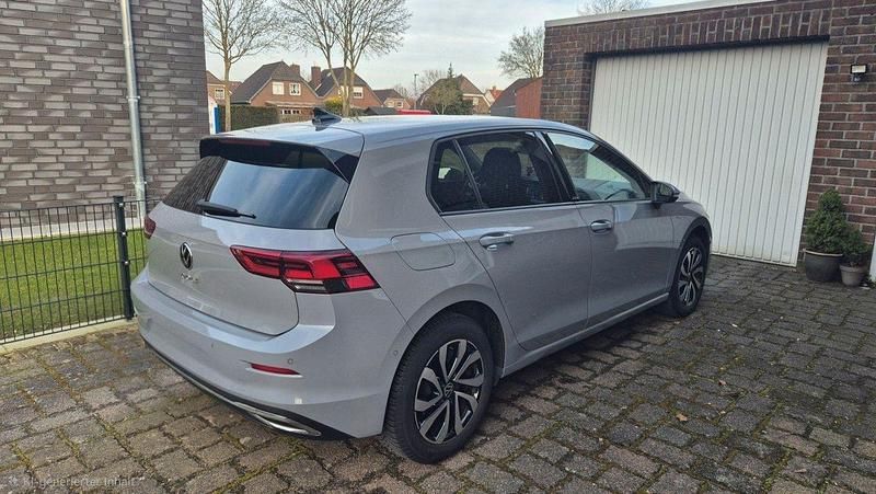 Gebraucht VW Golf VIII Active 110 PS (80 kW) 2021 Grau Limousine