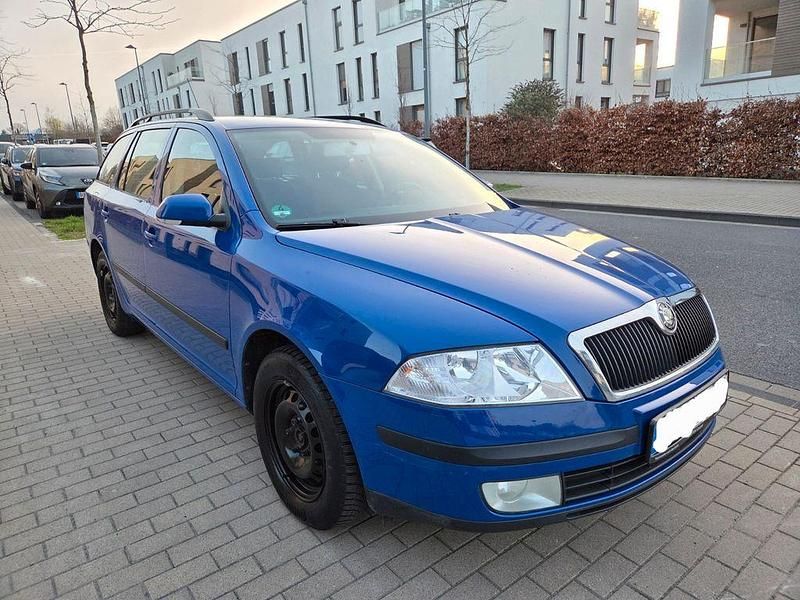 Gebraucht Skoda Octavia Team Edition 105 PS (77 kW) 2008 Blau Kombi